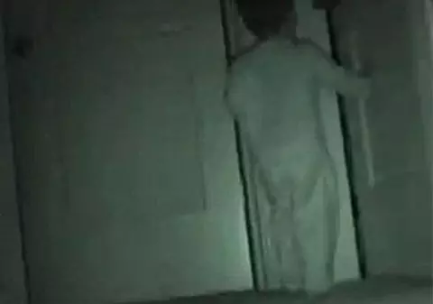 UIMITOR! Au montat camere pentru a vedea ce face copilul lor de doi ani, în toiul nopții. Au rămas MUȚI | VIDEO 