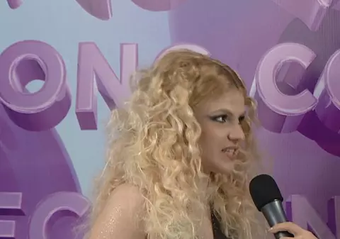 Se putea mai dezbrăcată de atât? Cum a venit Cristina Vasiu la selecția națională pentru Eurovision 2015 | FOTO 