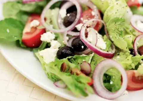 Dieta pe bază de salate. Slăbeşti 4 kilograme în 7 zile!