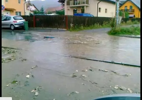 Floreştenii, în rahat până-n gât