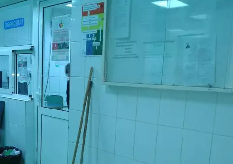 Femeia de serviciu a înlocuit fărașul cu radiografiile pacienților 