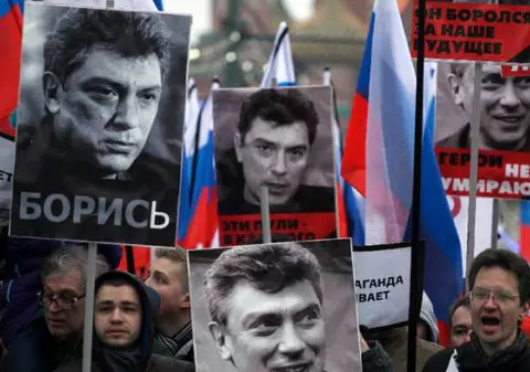 Doi suspecți arestați în cazul uciderii lui Boris Nemțov