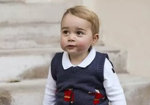 L-A PHOTOSHOPAT | Cum va arăta copilul lui Kate Middleton, la 5, 12 și 18 ani