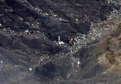 Trei șefi de stat merg la locul prăbușirii avionului german 