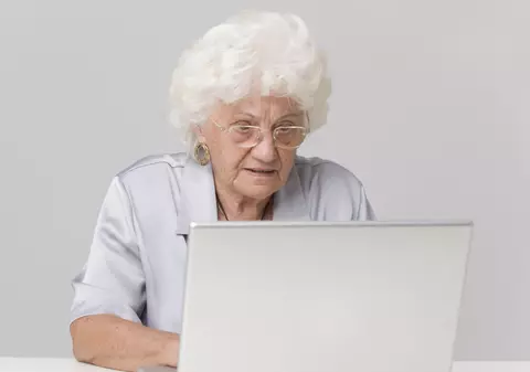 O pensionară din Cluj era superpirat pe net