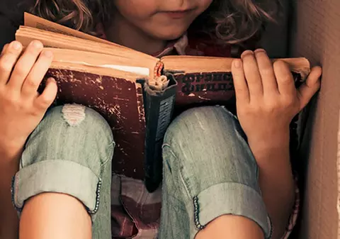 Cunoști un COPIL TALENTAT, pe care situația materială nu-l lasă să progreseze? Noi îl putem ajuta să obțină o BURSĂ LUNARĂ