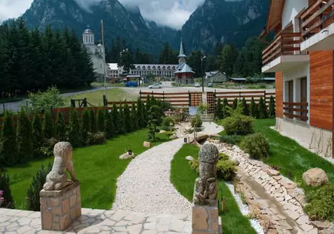 Sejur de Paște în "Paradisul Alpiniștilor"