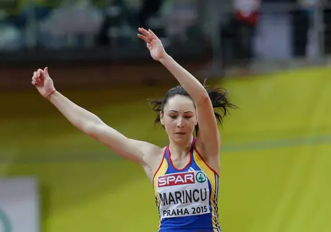 Dorina, mama Florentinei Marincu din Şoimuş, bronz european la seniori, la ”lungime”: ”Mă ajută şi prin gospodărie”