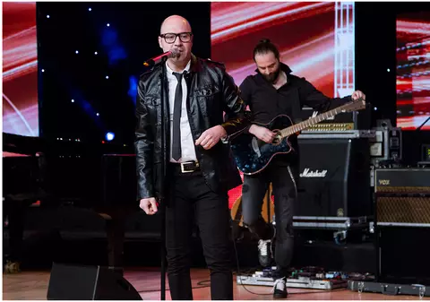 Miță de la Bere Gratis nu se mai teme de chelie. S-a tuns bec!