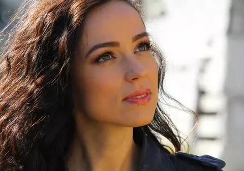 Olivia Steer, ATAC dur la adresa Angelinei Joliei: ”Cancerul ovarian se face de frică”