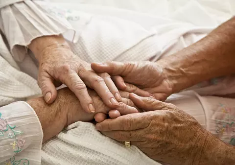 TOP 5 REGRETE pe care le are OMUL pe PATUL DE MOARTE