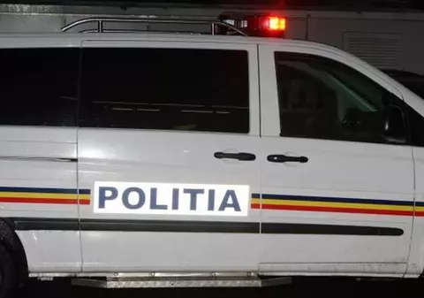 O FETIȚĂ a CĂZUT în râul IALOMIȚA. Autoritățile nu reușesc să o găsească