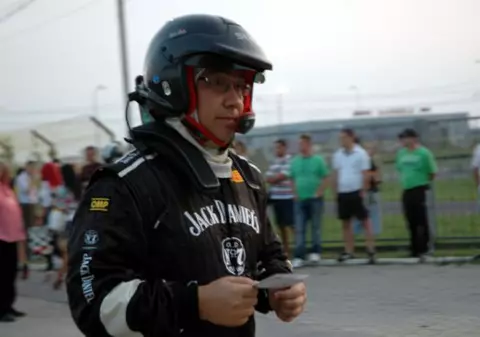 Victor Ponta a semnat susținerea unei echipe românești în Formula 1