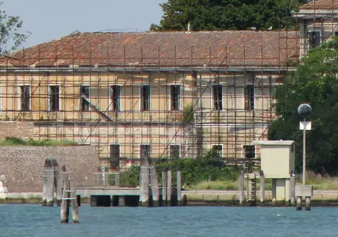 TĂRÂMUL MORȚII, scos la VÂNZARE. Ce vor să CONSTRUIASCĂ pe CEA mai BÂNTUITĂ INSULĂ e de NECREZUT | VIDEO