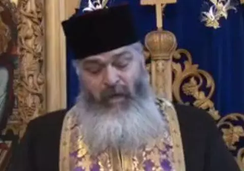 Filmarea cu un PREOT a devenit VIRAL PE INTERNET! E NEBUNIE, TOATĂ LUMEA VREA să ASISTE LA SLUJBA LUI | VIDEO