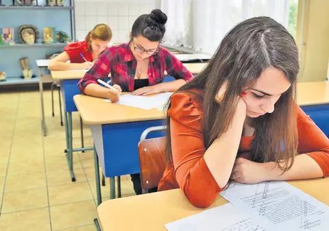 UPDATE- Rezultate simulare Bacalaureat 2015. Ce note au obținut elevii din clasele a XI-a și a XII-a