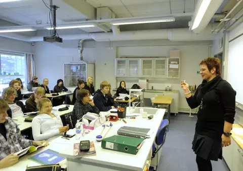 Prima ţară din Europa care renunţă la studierea materiilor clasice precum matematica sau istoria