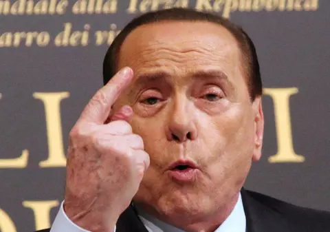 Declarație halucinantă! Cum motivează Berlusconi banii dați fetelor chemate la petrecerile ”bunga-bunga”