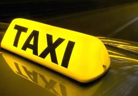 TAXIMETRIȘTII au fost OPRIȚI de clienți speciali. Ce s-a întâmplat când poliţiştii au urcat în maşinile lor