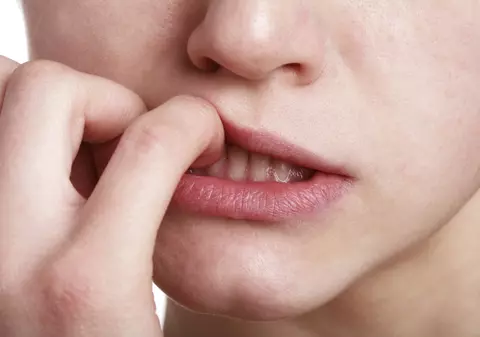 ÎȚI ROZI UNGHIILE? Ce spune asta despre tine