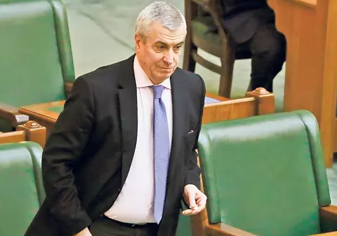 Tinerii părăsesc partidul ALDE: „Politicienii penali promovaţi de Tăriceanu ne compromit viitorul"