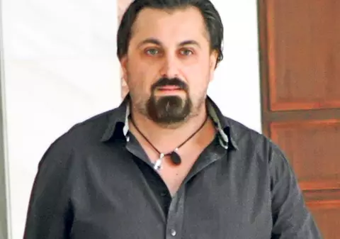 Am aflat cum a început povestea dintre Petru Mircea şi Cătălina. «S-a îndrăgostit de ea la supermarket»