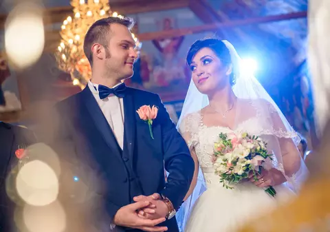 Un alt artist celebru a spus ”adio” burlăciei! Și-a cunoscut soția la metrou! Află despre cine e vorba