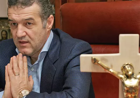 UPDATE | GIGI BECALI, la biserică de Florii. Cum a reacţionat latifundiarul în faţa jurnaliştilor | VIDEO
