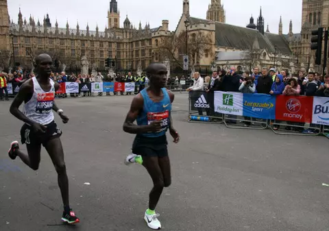 Etiopiencele și kenyenii, cei mai tari la Maratonul Londrei. Paula Radcliffe, în lacrimi / FOTO