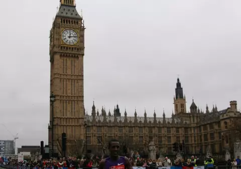 BREXIT. Cum vor fi afectați turiștii români. Ce acte îți trebuie pentru vacanța în Marea Britanie