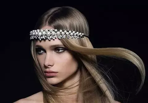 Ți se pare sexy? Vei fi șocat când vei afla secretul acestui fotomodel! VIDEO 