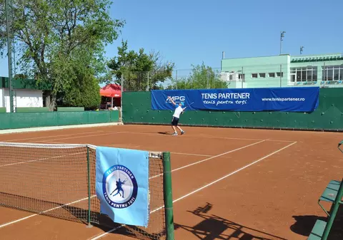 Romania Joaca Tenis. Tenis la superlativ in peste 30 de turnee simultane