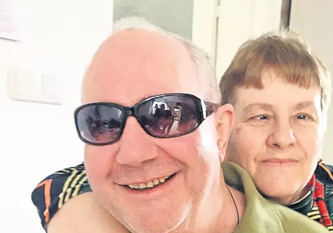 Credința îi învinge handicapul artistului orb George Nicolescu «Văd Lumina Sfântă!» | EXCLUSIV