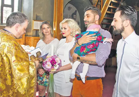 Connect-R a dat-o în bară la botezul finuței Luna | EXCLUSIV