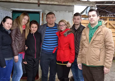 Câtă sensibilitate! Cătălin Moroșanu a umplut masa de Paști unor copii orfani