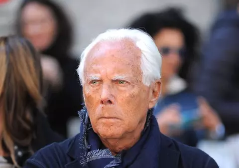 Giorgio Armani se ia de femei, bărbați și homosexuali și critică mărirea sânilor 