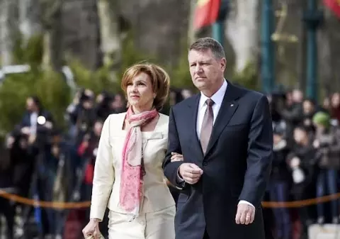 Apariție de senzație a Primei Doamne! Carmen Iohannis a stârnit admirație!