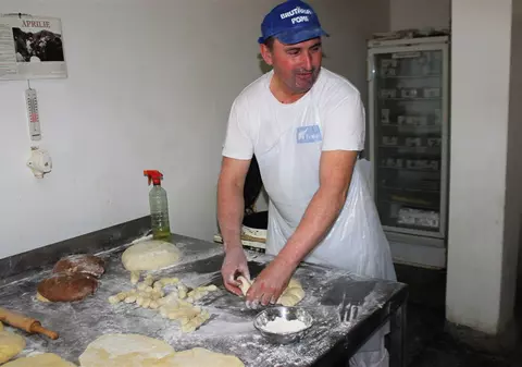 Românii cer cozonaci de acasă | FOTO