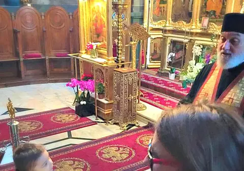 Cătălin Măruță, la Sfânta Împărtășanie cu fiul său