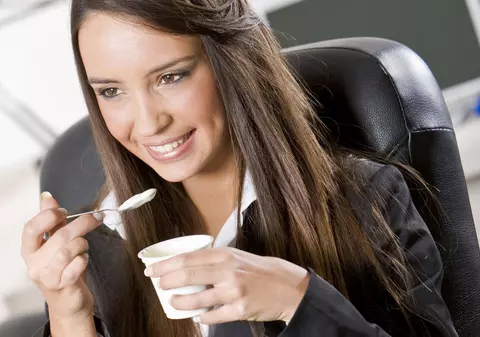 Dieta cu IAURT. E sănătoasă, ieftină și poți SLĂBI RAPID