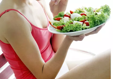 Iritată, obosită și extrem de sensibilă? Dieta de trei zile care te scapă de SINDROMUL PREMENSTRUAL