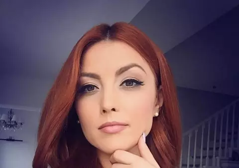 Elena Gheorghe, schimbare radicală de look. Cum arată blondă și cu breton | FOTO