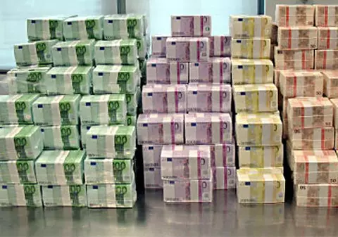 REȚETĂ de evazionist. Afaceri cu MILIOANE DE EURO învârtiți la ”negru”