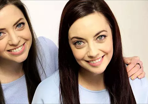 INCREDIBIL! Seamană perfect, deși nu sunt nici măcar rude