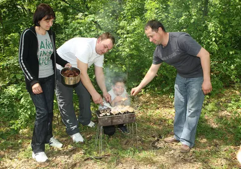 MICI și MARE. Cele mai tari glume și bancuri despre 1 MAI