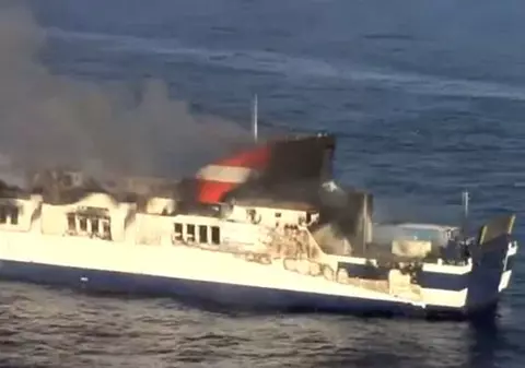 INCENDIU pe feribot în Mediterana. La bord erau și 6 români 