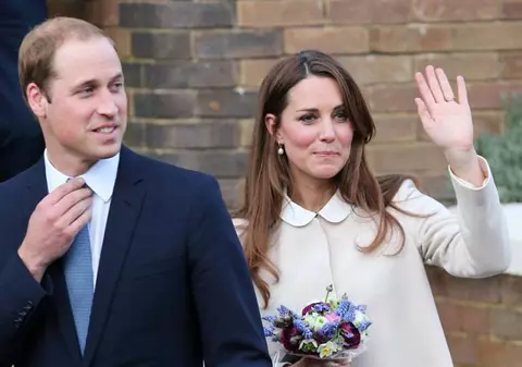 Kate şi William, gest neaşteptat faţă de fanii care aşteaptă naşterea copilului lor
