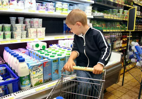 Proiect de lege: La ce vor fi obligați producătorii de lapte? În sfârșit vom ști ce bem