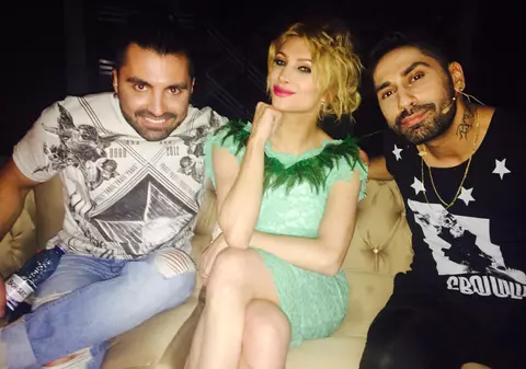 N-o să-ți vină să crezi. Cu cine se sfătuiește Lora în problemele de amor