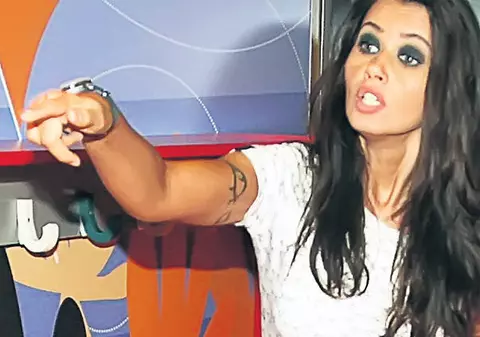 ÎNGROZITOR! Oana Zăvoranu ar fi FĂCUT VRĂJI, pentru ca mama ei să moară